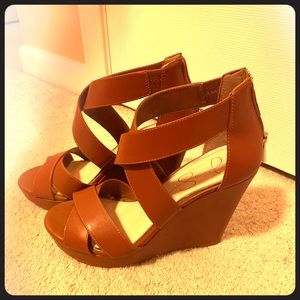 Jessica Simpson Tan Wedges